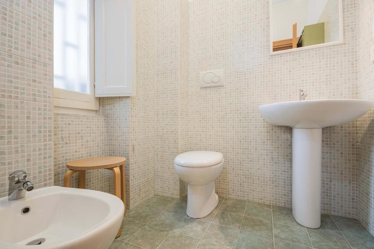 Nuovo Appartamento Beige Bari Buitenkant foto