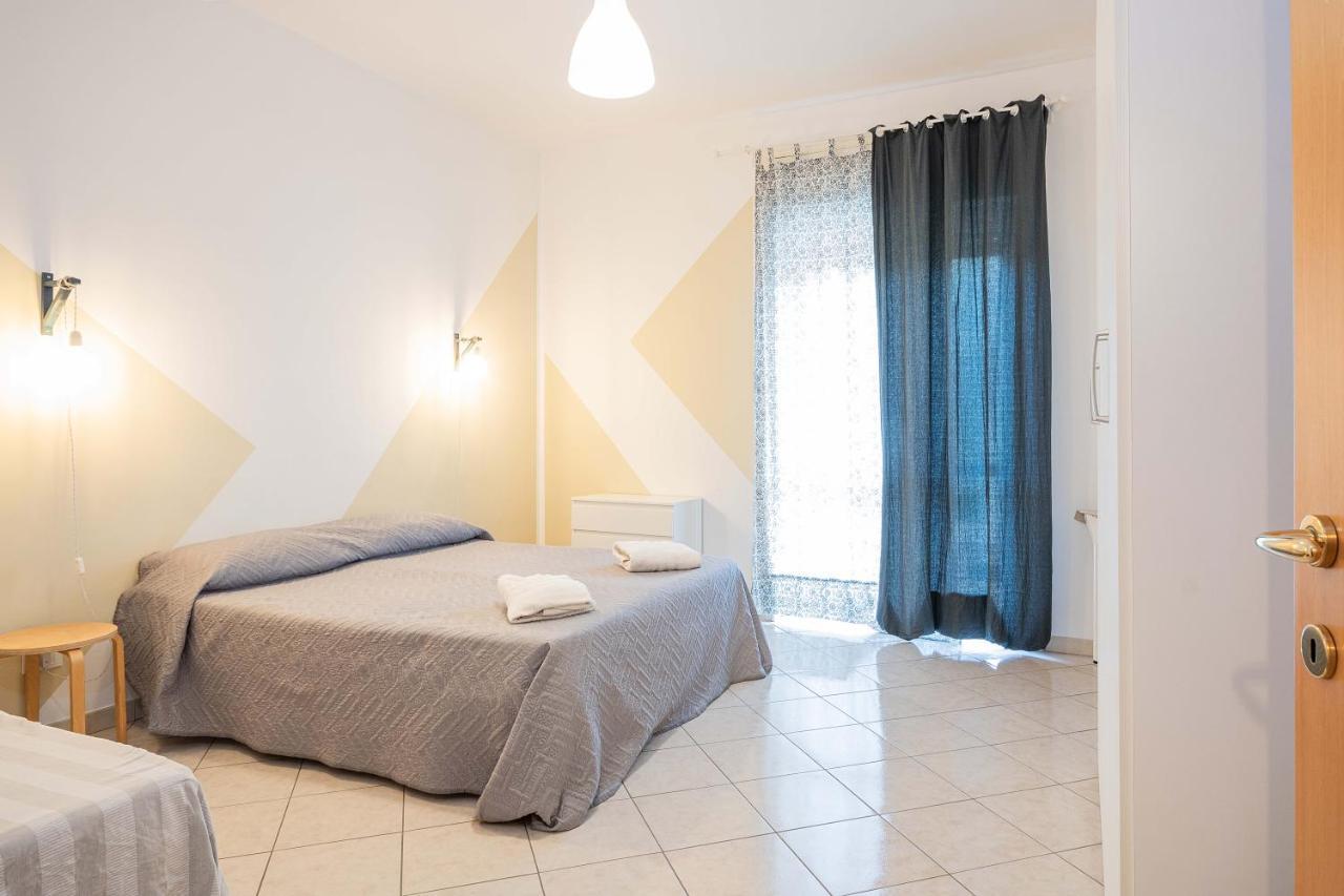 Nuovo Appartamento Beige Bari Buitenkant foto