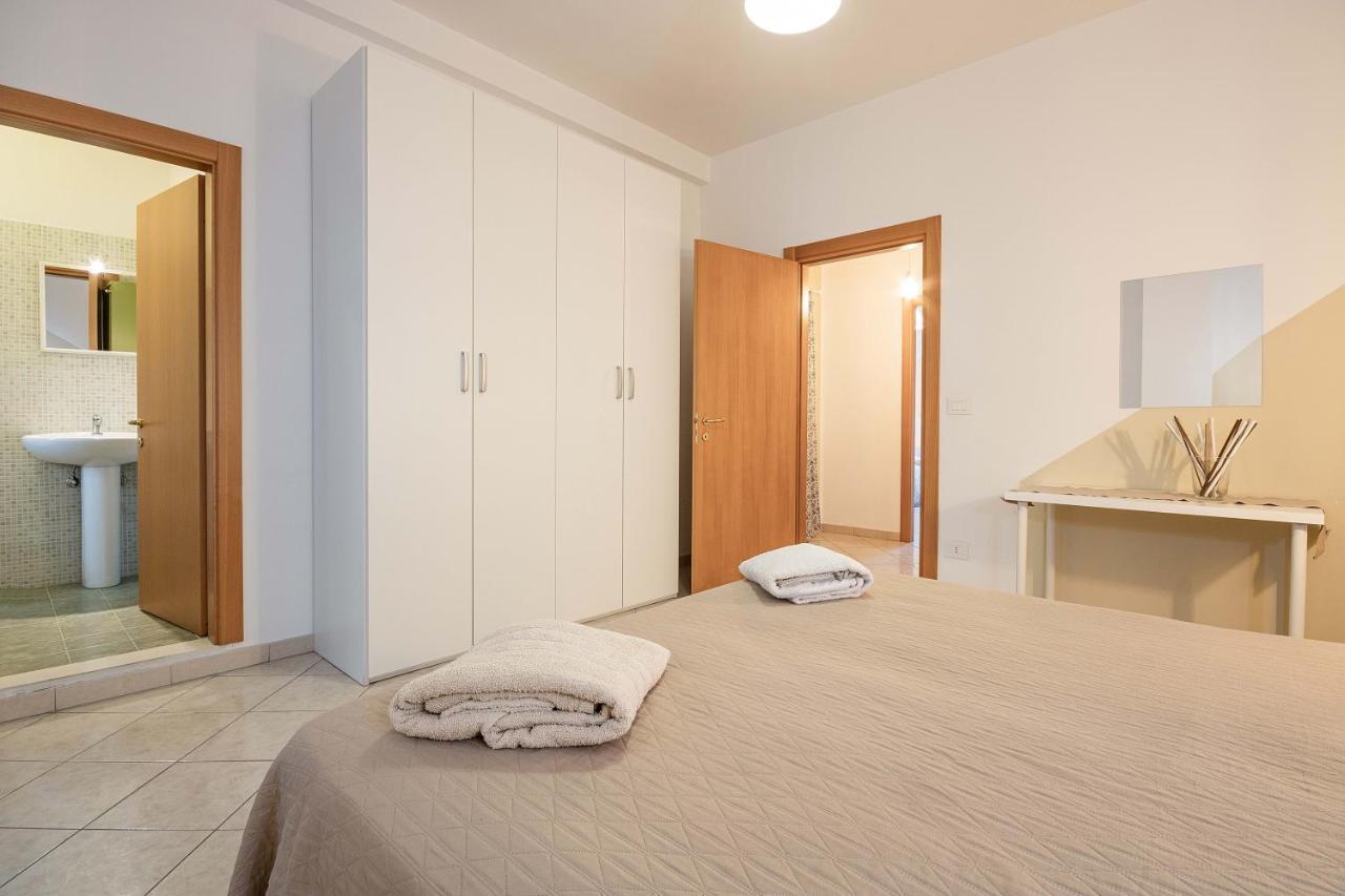 Nuovo Appartamento Beige Bari Buitenkant foto